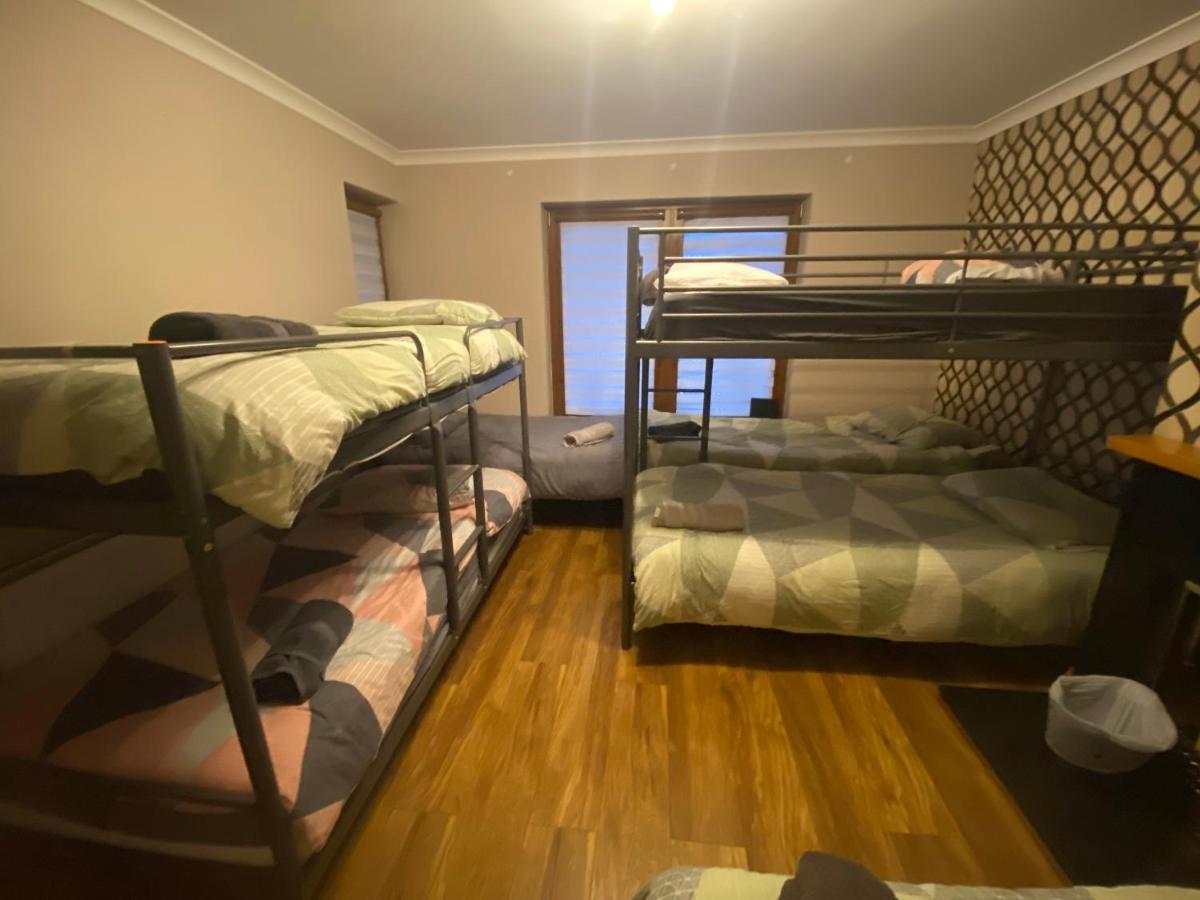 Dublin Airport Big Rooms With Bathroom Outside Room - Kitchen Only 7 Days Reservation Buitenkant foto