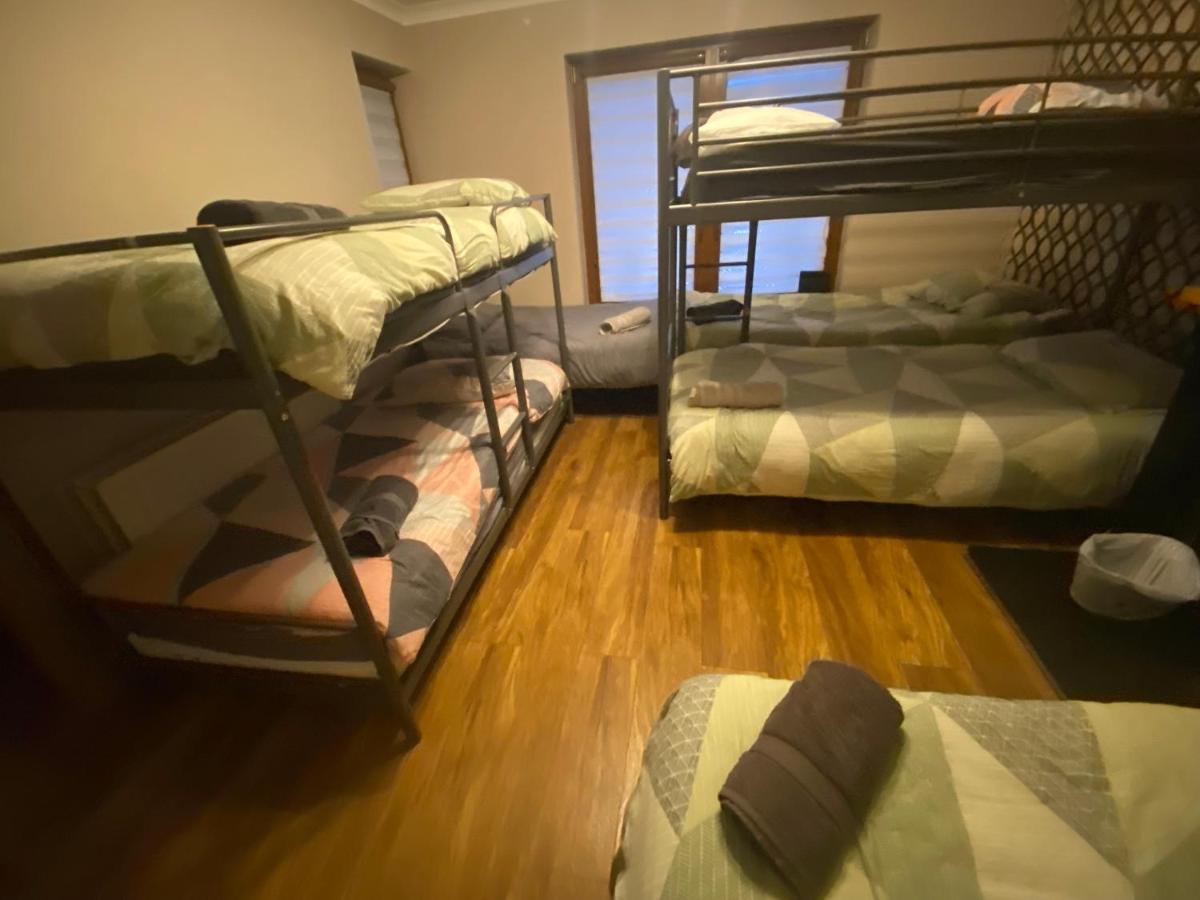 Dublin Airport Big Rooms With Bathroom Outside Room - Kitchen Only 7 Days Reservation Buitenkant foto