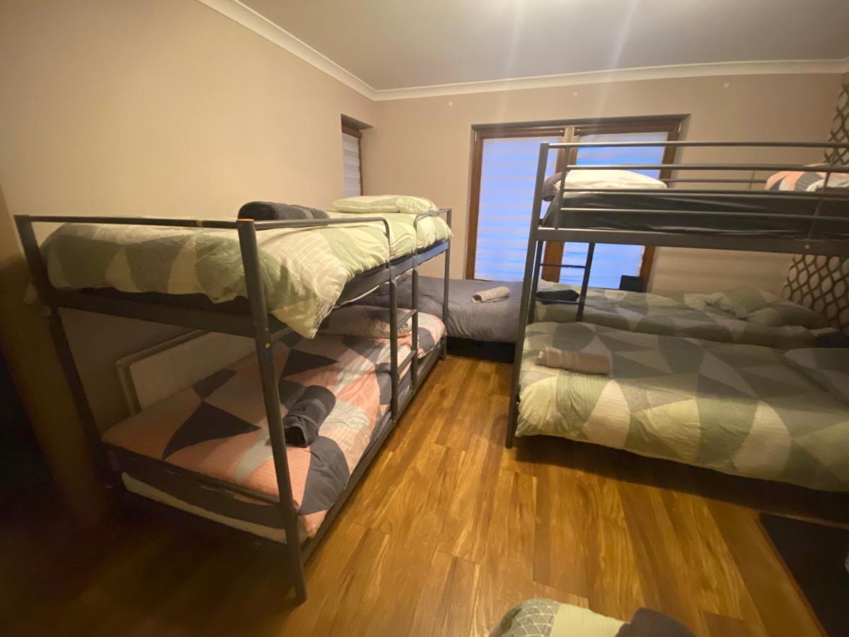 Dublin Airport Big Rooms With Bathroom Outside Room - Kitchen Only 7 Days Reservation Buitenkant foto