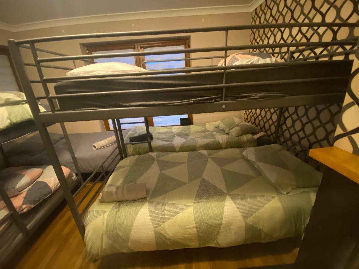 Dublin Airport Big Rooms With Bathroom Outside Room - Kitchen Only 7 Days Reservation Buitenkant foto
