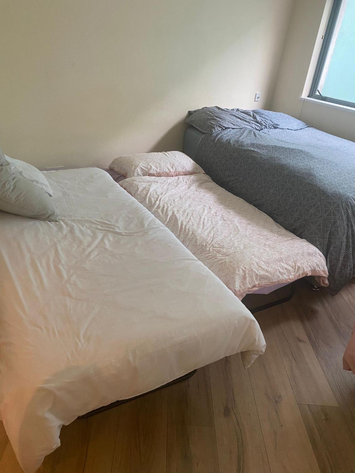 Dublin Airport Big Rooms With Bathroom Outside Room - Kitchen Only 7 Days Reservation Buitenkant foto