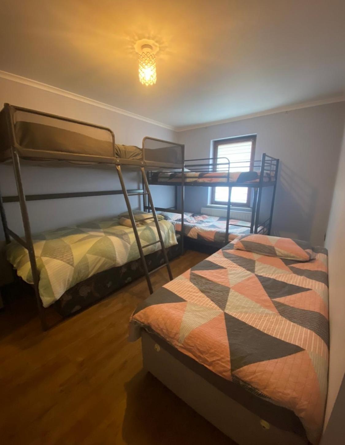 Dublin Airport Big Rooms With Bathroom Outside Room - Kitchen Only 7 Days Reservation Buitenkant foto